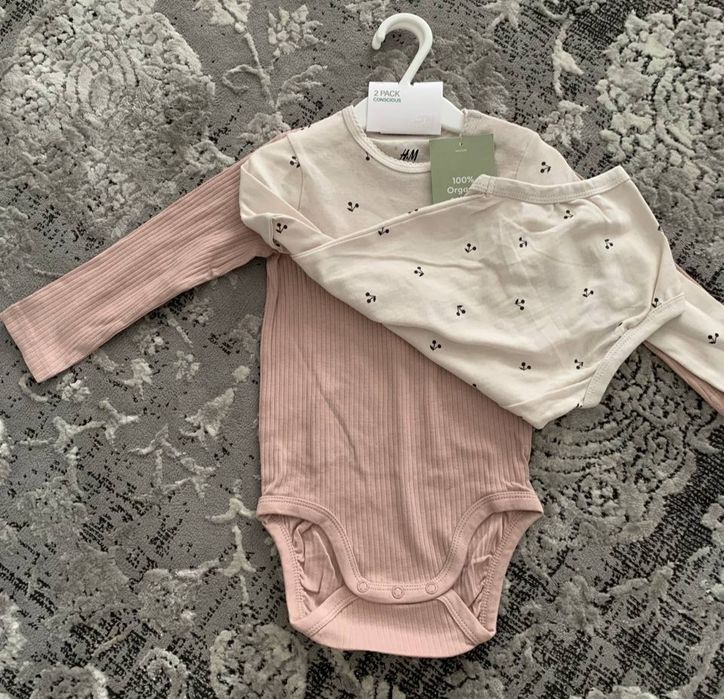 Комплект
Боди 2 шт. H&M (Швеция) 9-12 месяцев