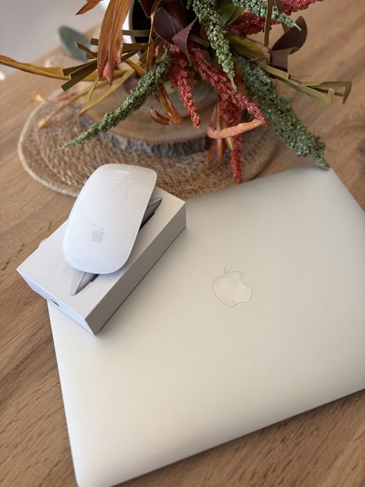 Продава се McBook air 13