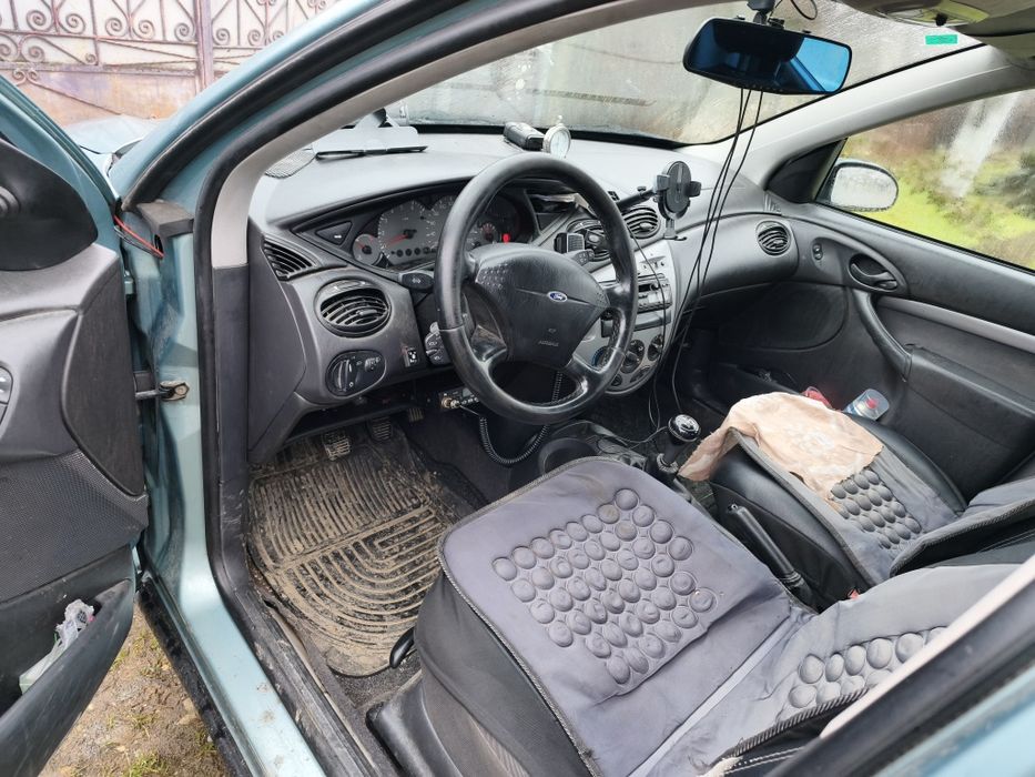 Vând Ford focus 1
