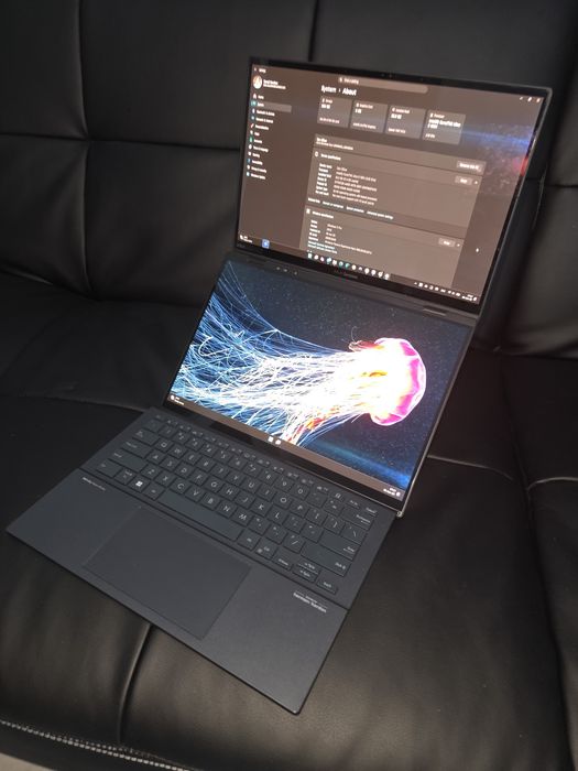 Asus Zenbook Duo UX8406 Ultra 9