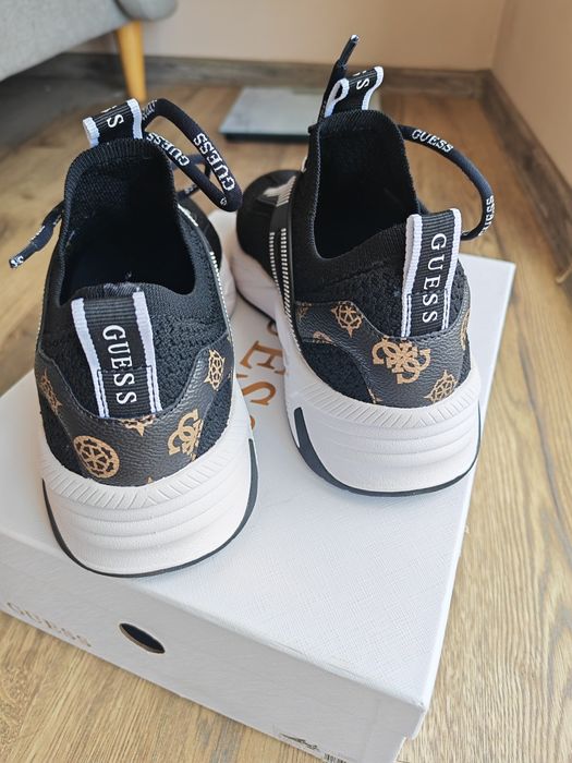 Дамски маратонки Guess