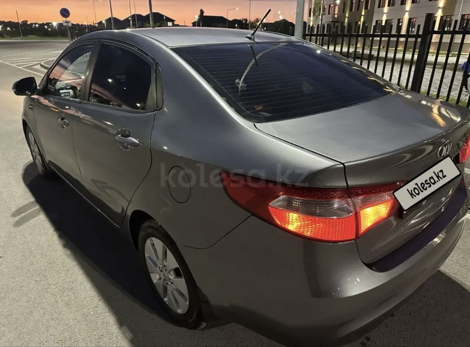 Автомобиль kia rio