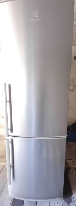 Хладилник с фризер