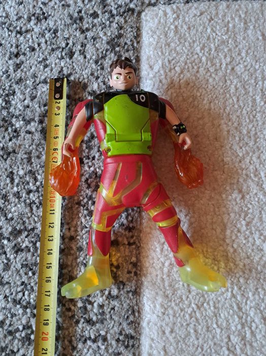Figurina Transformer Ben 10