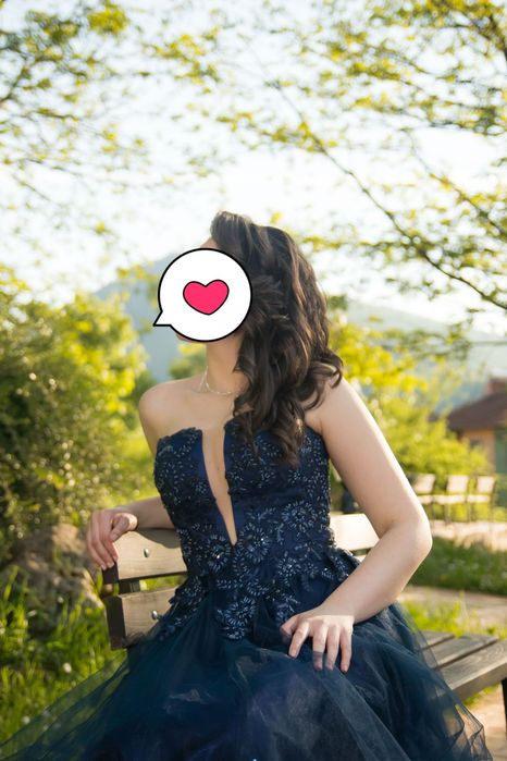 Тъмносиня бална рокля