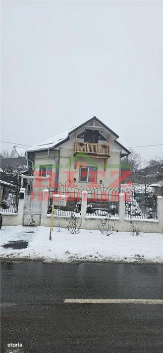 Casa De Vanzare Cu Garaj,Zona Bold
