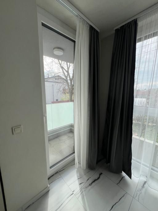 Дава се под наем Двустаен апартамент в София, Обеля 1 - 60 кв.м за 700 € - Снимка #3