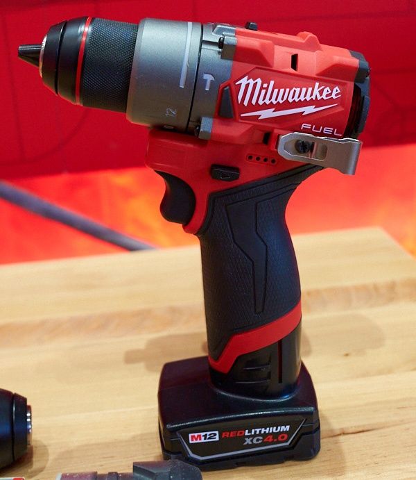 Шуруповерт milwaukee m12 набор