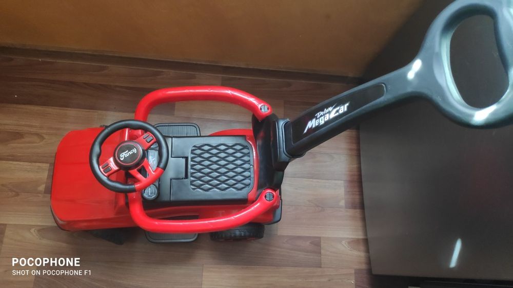 Ride-On кола Fancy Deluxe Mega Car червена