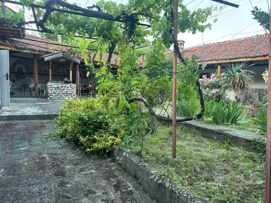 КЪЩА с РЗП 140 кв.м, двор 900 кв.м, село Розино