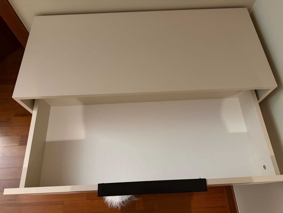 Продам Камод белый