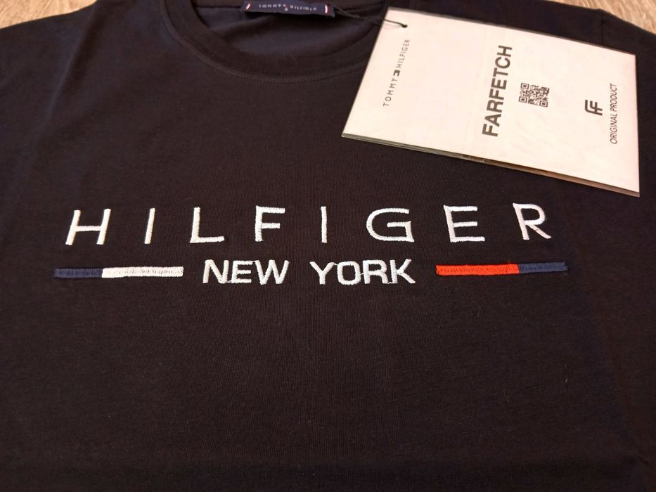 Tommy Hilfiger тениски в черен вариант - ТОП модел за сезона ! ! !