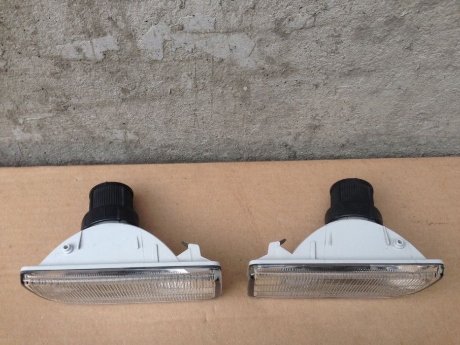 Халогени за БМВ Е36 за предна М техник броня оригинални Хела BMW HELLA