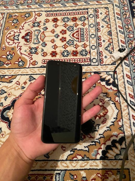 Самсунг А6 чёрный цвет