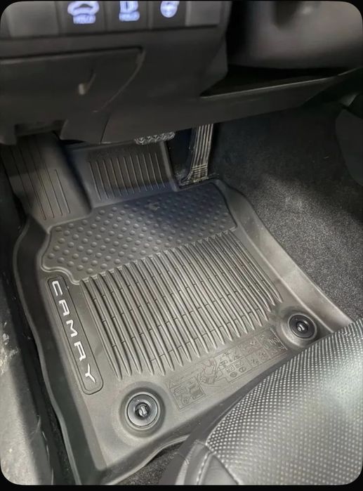 Коврики салона новая на Toyota Camry 70/75/80 оригинал