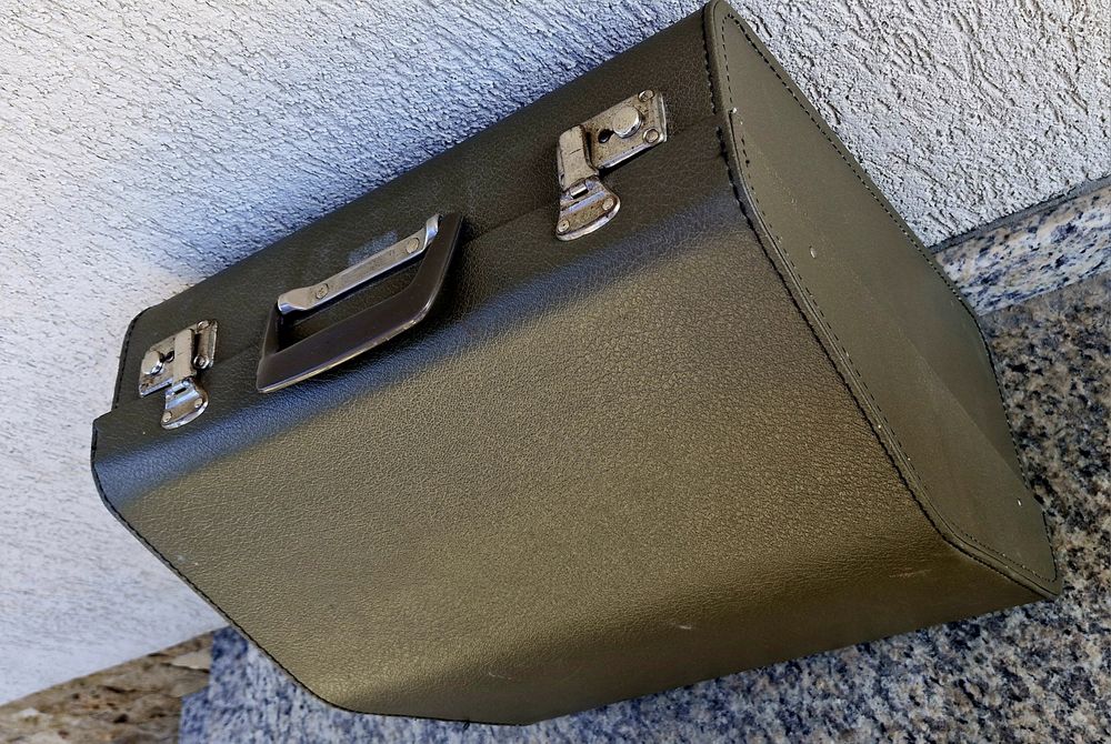 Acordeon  Hohner Lucia 3   cu  96 de basi. negru