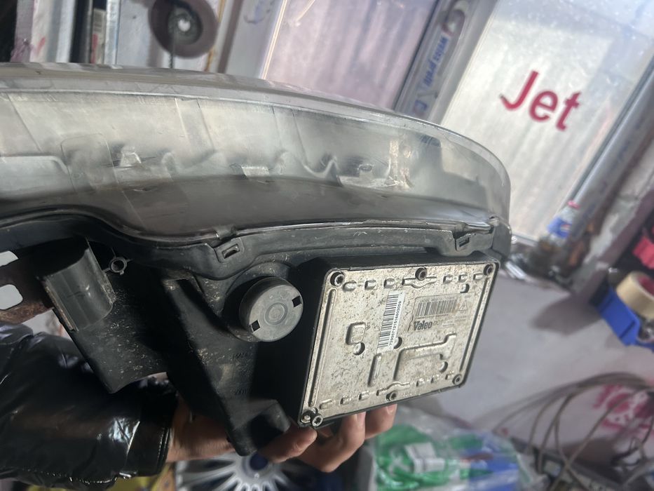 Vand faruri seria 1 cu xenon