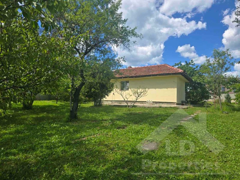 Парцел с две къщи, с.Горица, обл.Варна