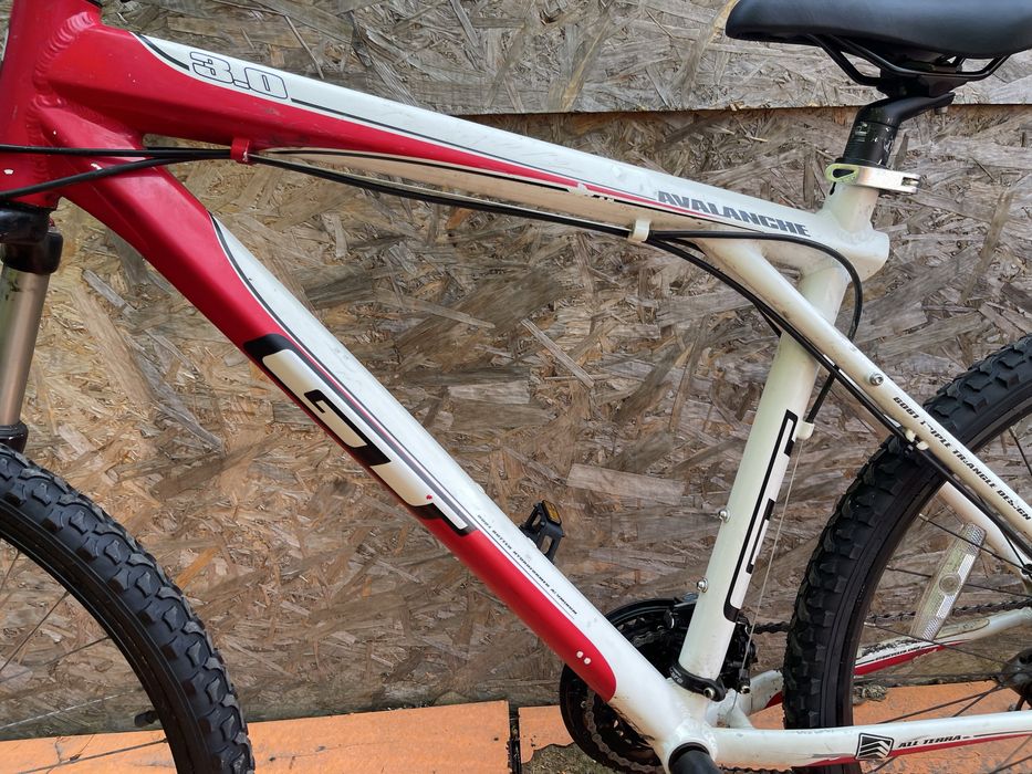 Bicicleta gt avalanche frane pe disc hidraulice furca pe aer  roti 26”