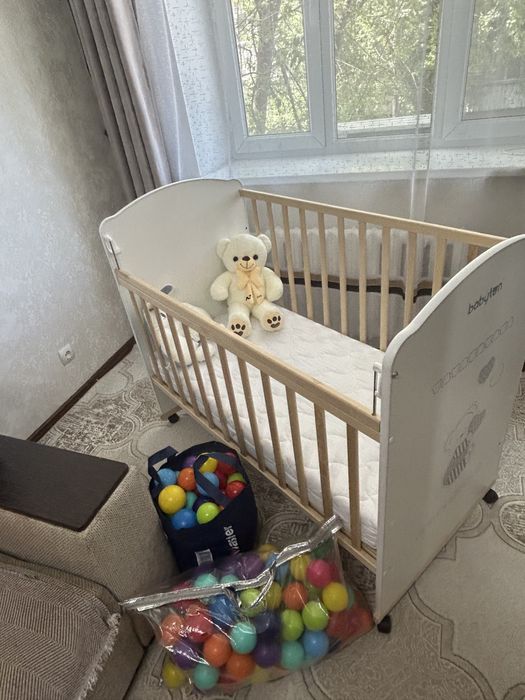 Продам детскую кроватку