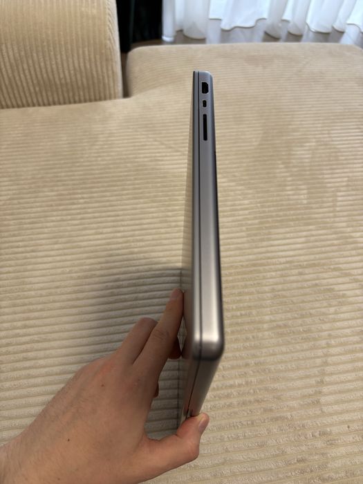 MacBook Pro 14” Apple M1 Pro 16GB RAM / 1TB SSD – stare foarte bună, cutie originală