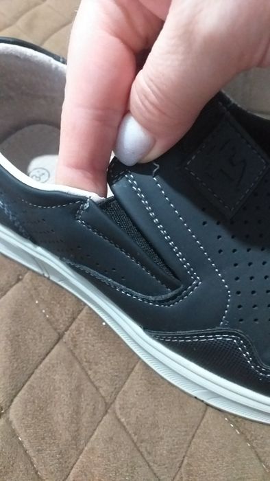 Продам туфли школьные