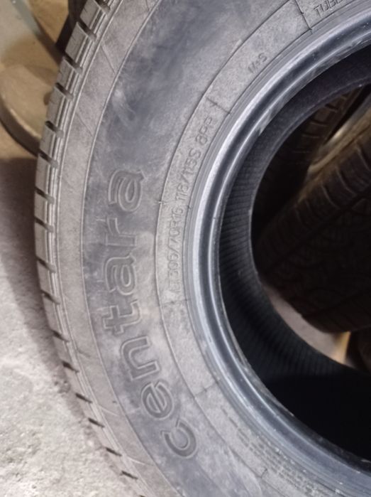 Продам  резину  на джип