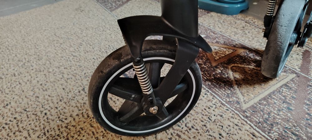 Продам детскую коляску Tomix