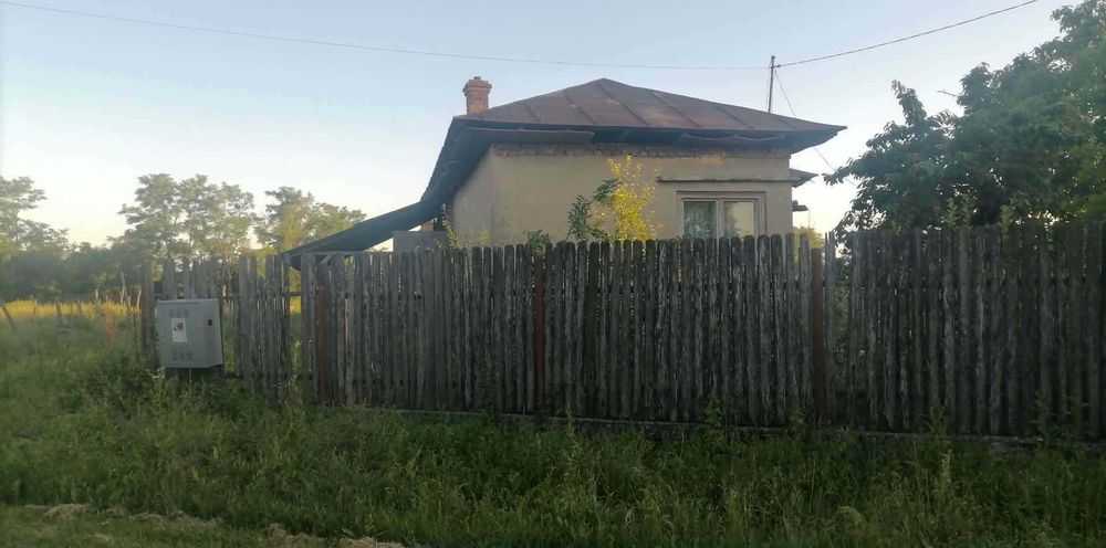 Casă + Teren 2700 mp Intravilan | Cocorăștii Colț (Satul de Sus)