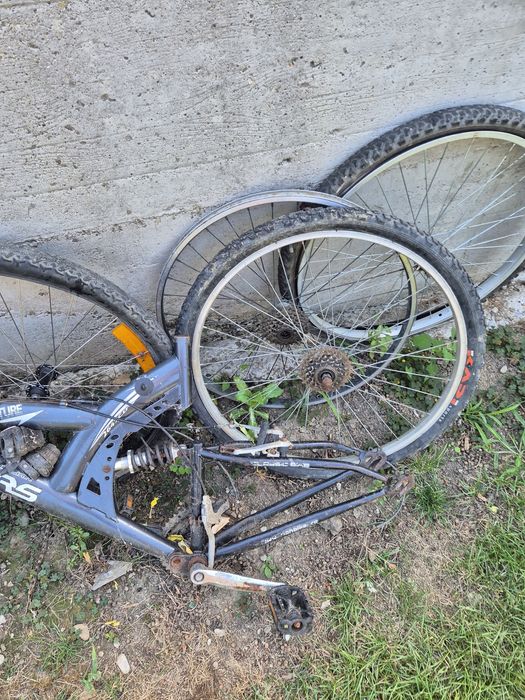 Tot la 50 lei,piese bicicleta