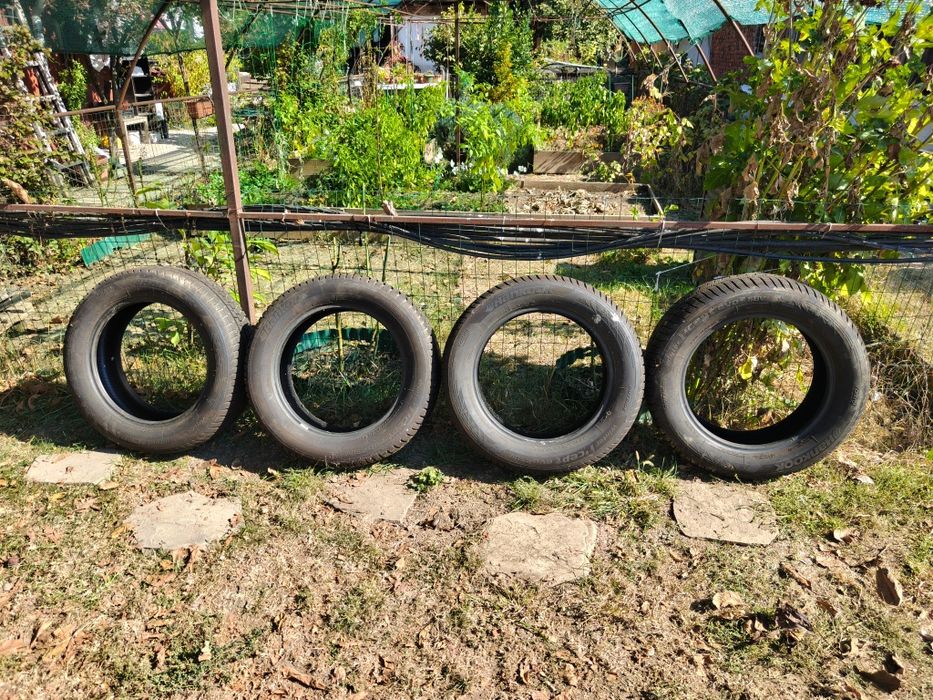 Set anvelope iarna 225/60/R18 Hankook