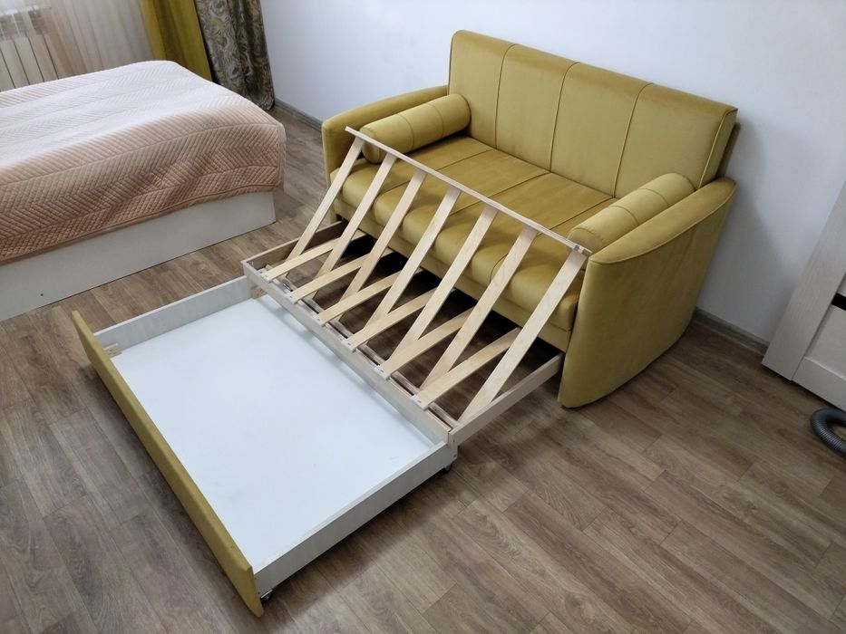 Диван двух спальны новы