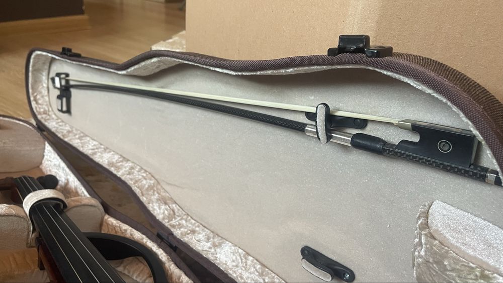 Yamaha Silent Violin YSV-104BR 4/4 – completă + husă + accesorii