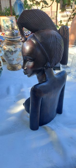 Sculptură africană din lemn masiv – bust femeie, piesă decorativă