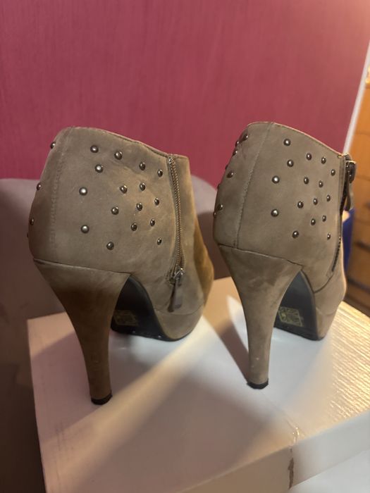 Боти на високо токче