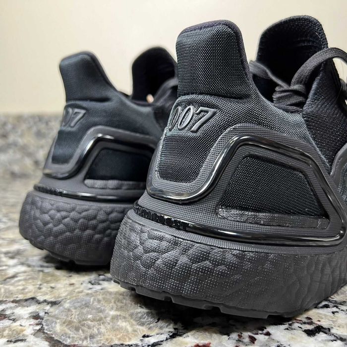 Мъжки маратонки   ADIDAS ULTRABOOST 20 Bond 007   Оригинални   EU40 2/3 -41 1/3