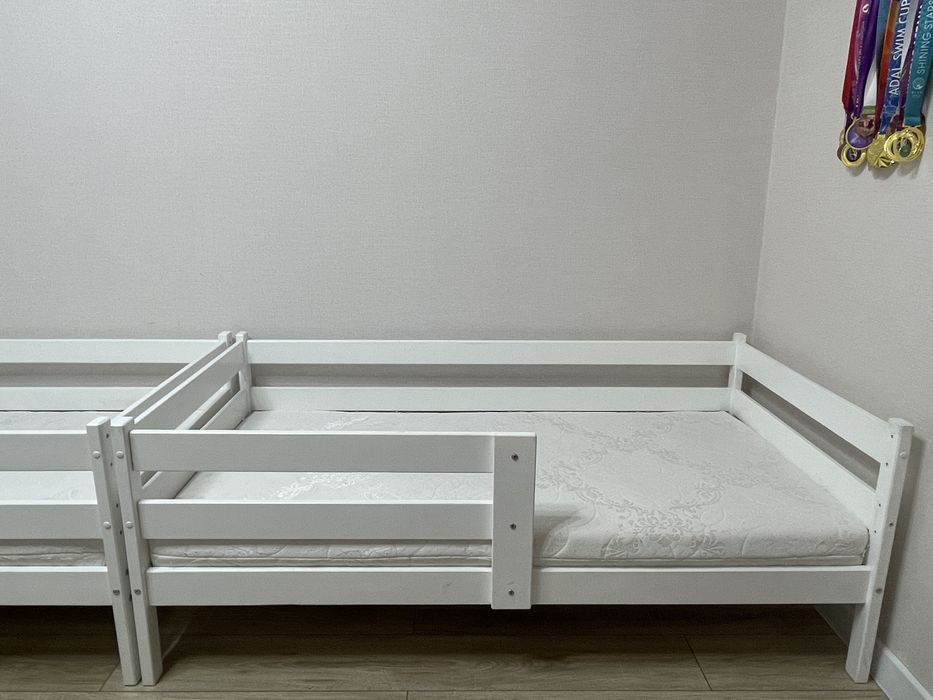 Кровать детская (детская кроватка)