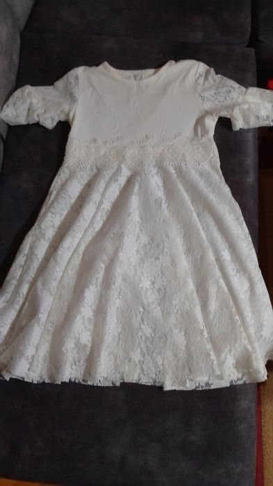 Продавам детски дрехи