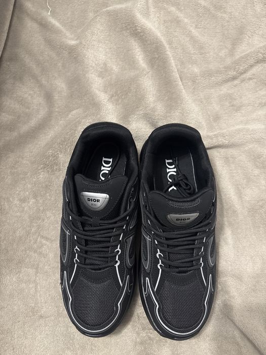 Papuci noi impecabili