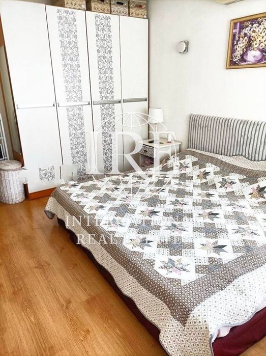 Продава се Двустаен апартамент в Варна, Център - 75 кв.м за 1918 €/кв.м - Снимка #6