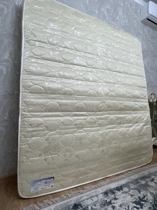 Матрас 180*200 для кровати такого же размера