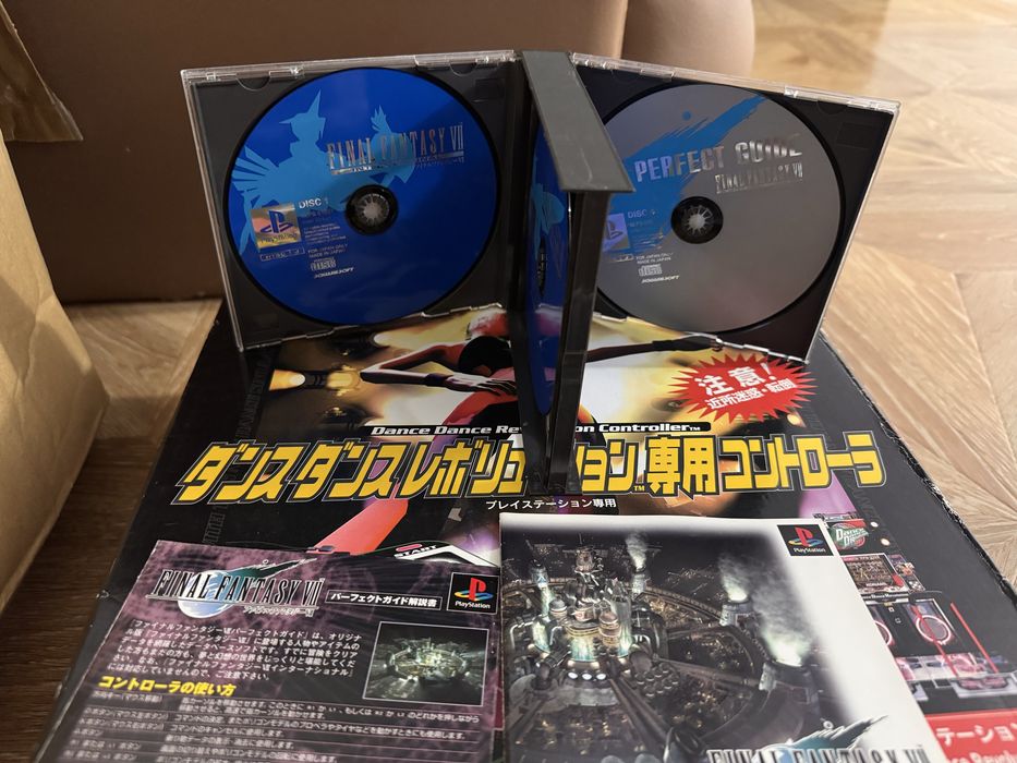Fantasy VII International (Japan) + Perfect Guide Disc