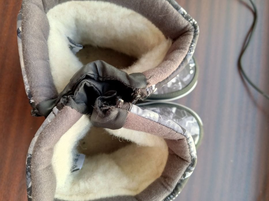 Продам ботинки детские