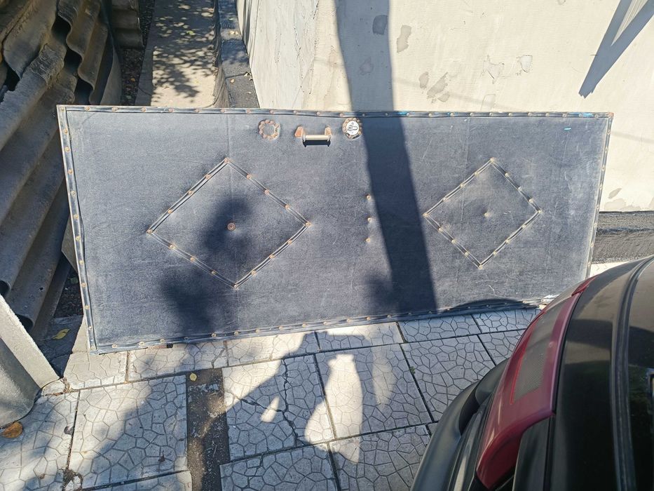 Дверь из массива