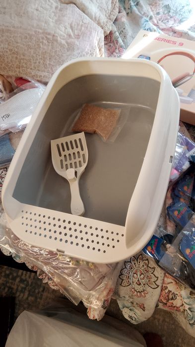 Лежак для кошек,лоток