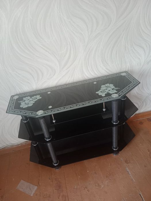 Продам журнальный столик