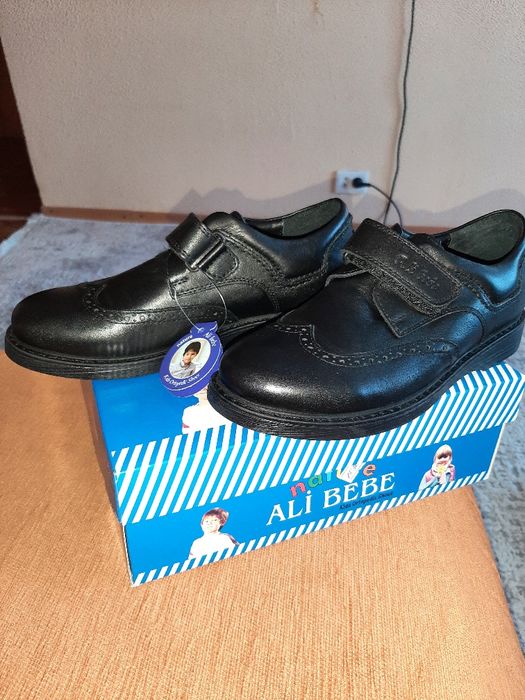 Туфли кожаные на мальчика 36 размер.
