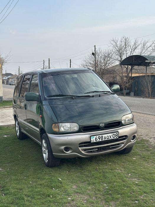 Продам Nissan serena