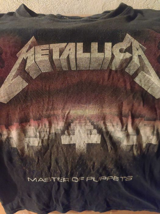 Продавам оригинална тениска на Металика