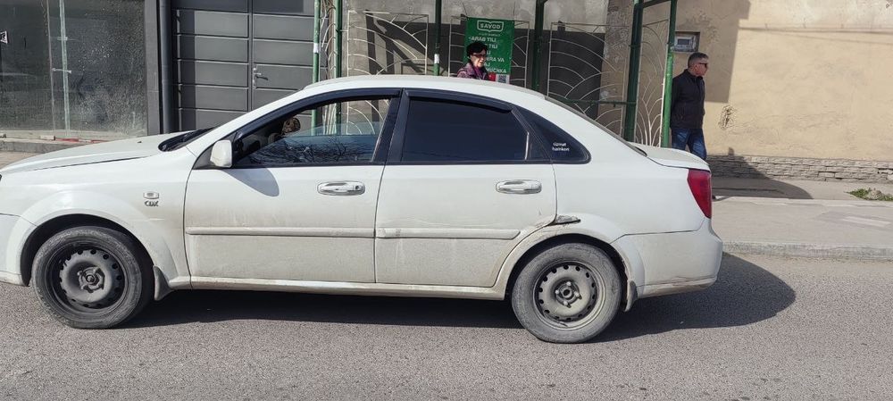Lasetti 1.8 motor qilingan moy yemaydi srochni sotiladi